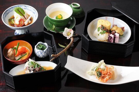 宮崎県 調理スタッフ 予約困難で有名な日本料理店 宮崎市 日祝休み 寮あり 季節休あり 宮崎県宮崎市 キッチンスタッフ フーズラボ エージェント 公式